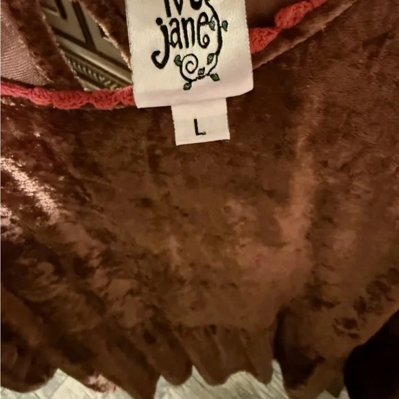 Ivy Jane Brown Velvet Blouse with Floral Accents size large - Picture 5 of 6